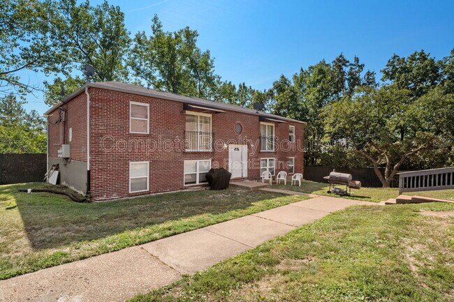 Building Photo - 334 Mt Everest Dr