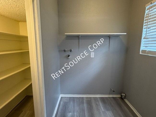 Building Photo - 43711 8th St E