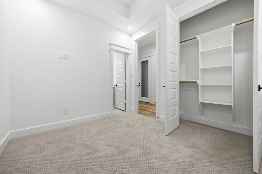 Building Photo - 6627 Katarani Dr