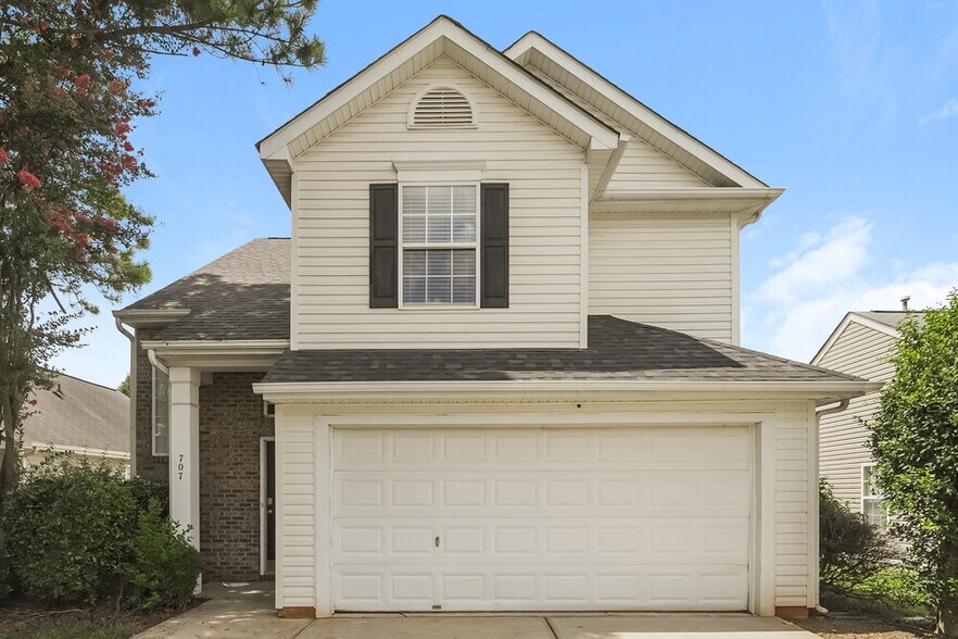 Primary Photo - 707 Almora Dr