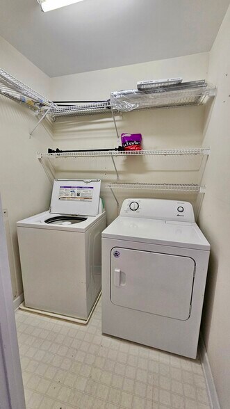 Building Photo - 7 Woodsage Ln