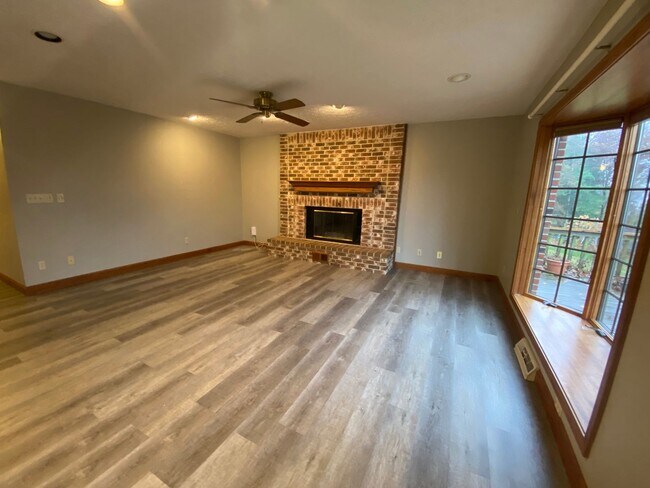 Building Photo - Home for the Holidays!! -TSC school