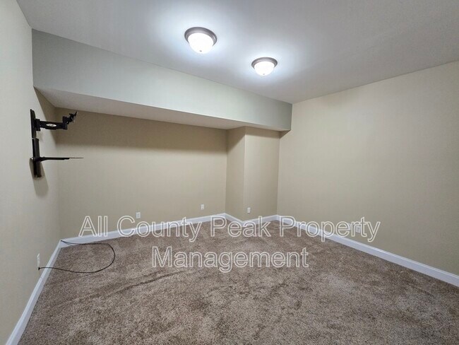 Building Photo - 216 Shady Ridge Ln