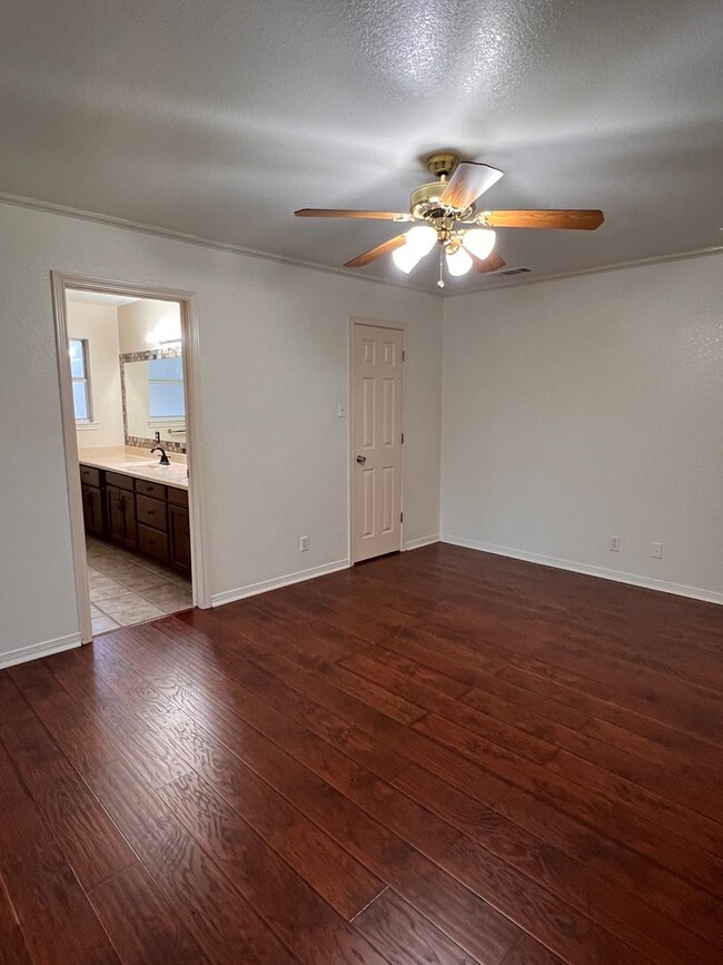 Building Photo - Sun Meadows Harker Heights - 4 bedroom/2 b...