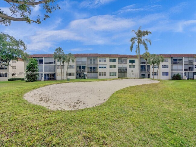 Building Photo - 8962 S Hollybrook Blvd