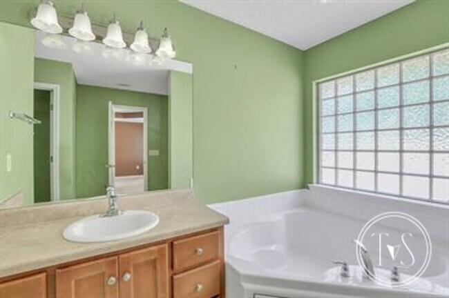 Building Photo - 45 Prospect Lp