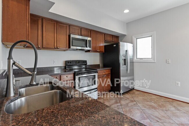 Building Photo - 1384 Talbert Ct SE