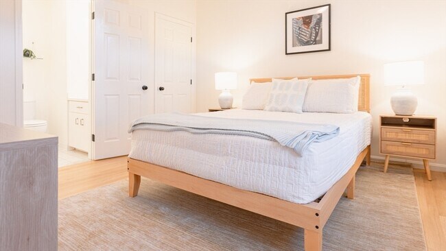 Building Photo - 5 Davis Ave