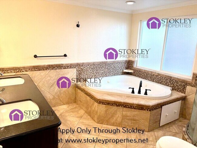 Building Photo - 3378 Moretti Dr