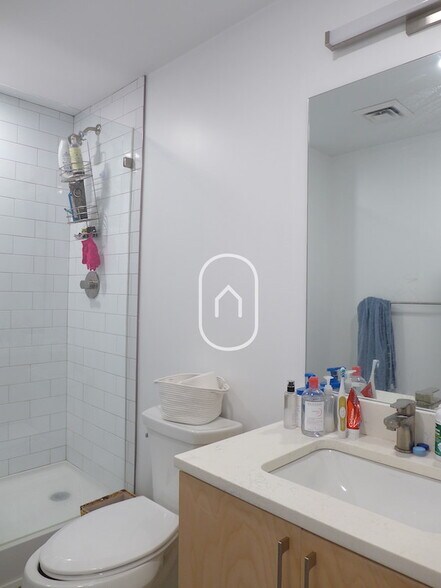 Building Photo - 136 Northampton St