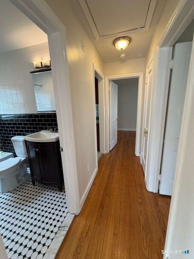 Building Photo - 279 Clermont Ave