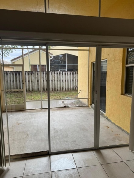 Building Photo - 9452 Verona Lakes Blvd