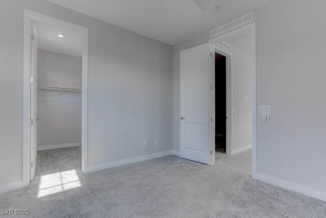 Building Photo - 8874 Howell St