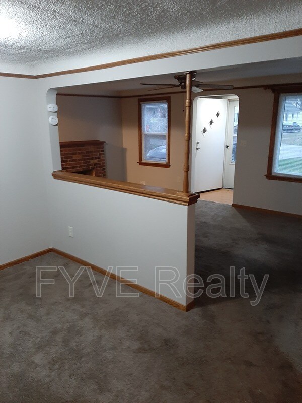 Building Photo - 1222 E 340th St