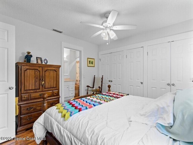 Building Photo - 1150 Breezy Way