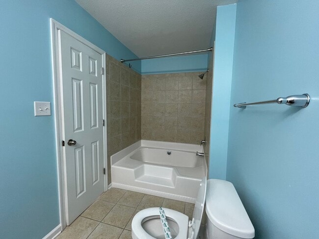 Building Photo - Absolutely Adorable!