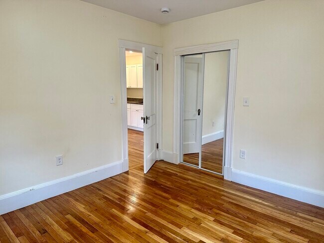 Building Photo - 24 Brook Rd