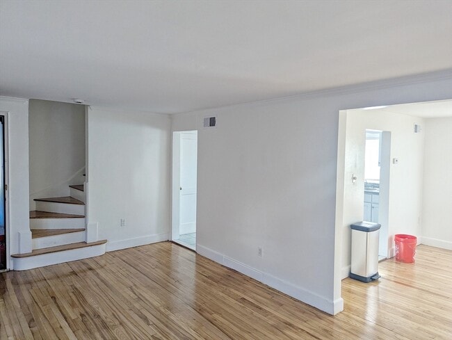 Building Photo - 111 Gladeside Ave