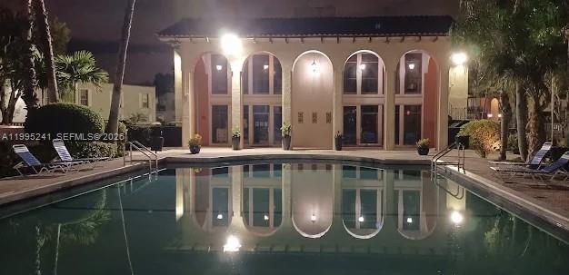 Building Photo - 10784 N Kendall Dr