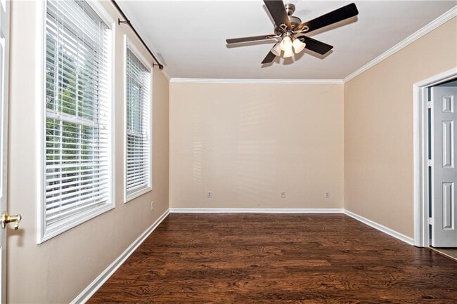Building Photo - 4248 River Green Dr NW