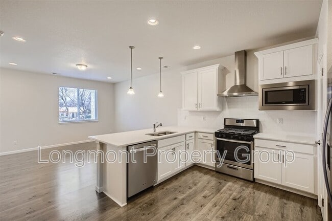 Building Photo - 679 Stonebridge Dr
