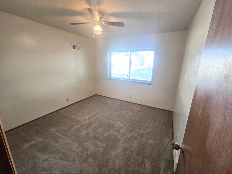 Bedroom #1 View #1 - 3405 S Oxford Ave