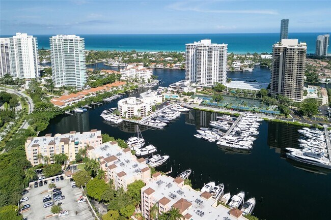 Building Photo - 19901 E Country Club Dr