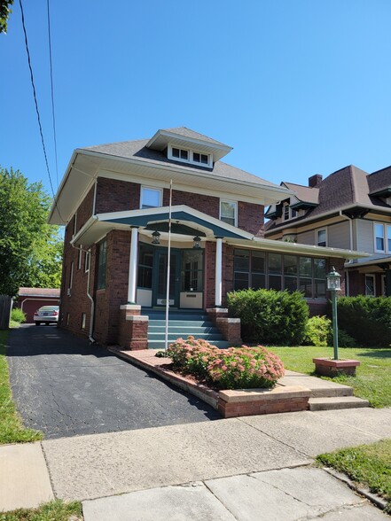 Home - 521 N Cherry St