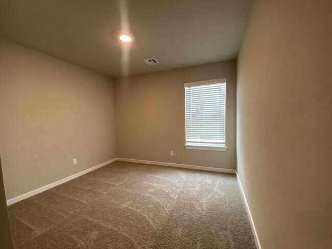 Building Photo - Welcome to your dream rental!!