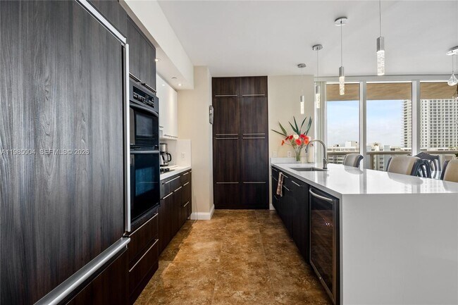 Building Photo - 1830 S Ocean Dr