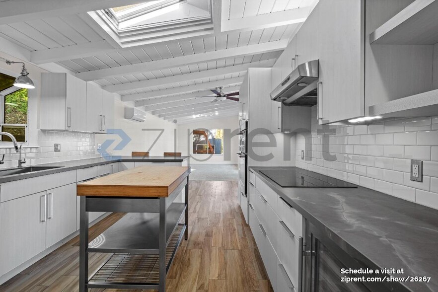 Building Photo - 757 Tofflemire Dr