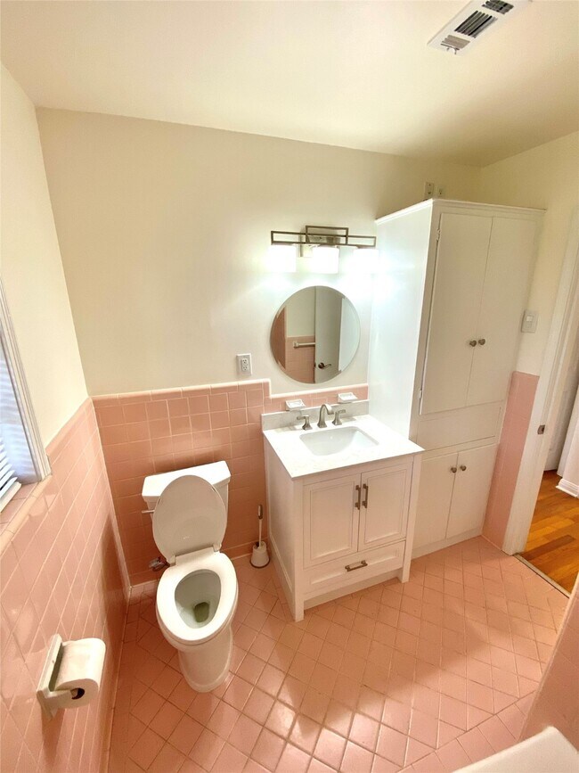 Building Photo - 4329 Kinglet St