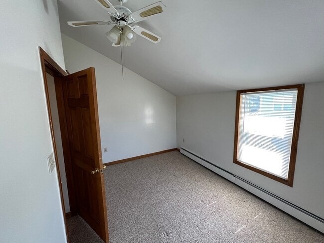 Building Photo - 139 Bay View Ave