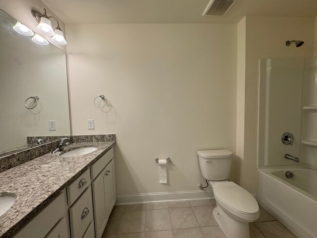 Building Photo - 5 Bedroom Home in Franklinton