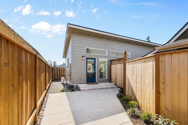 Building Photo - Welcome to your new home!