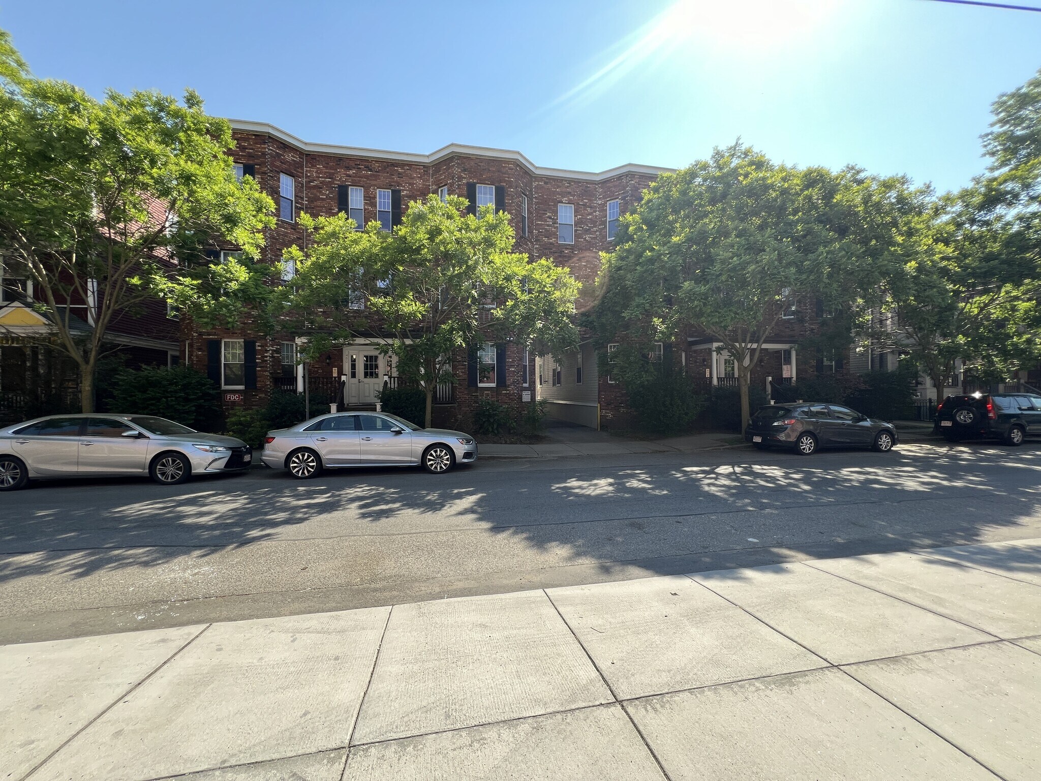 Building Photo - 460 Green St