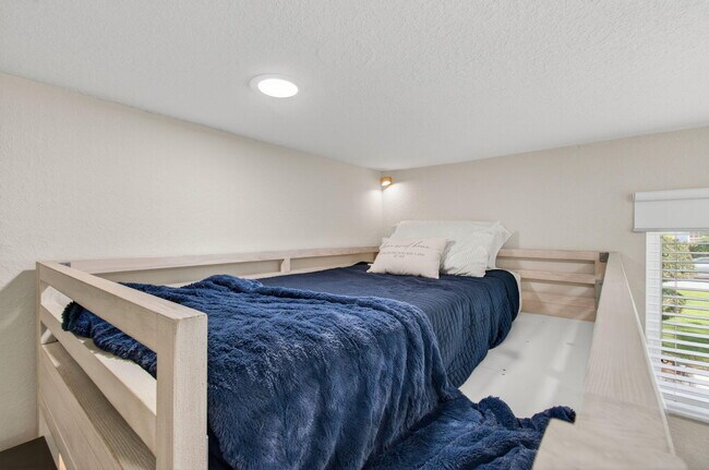 Building Photo - 802 Mallard Dr