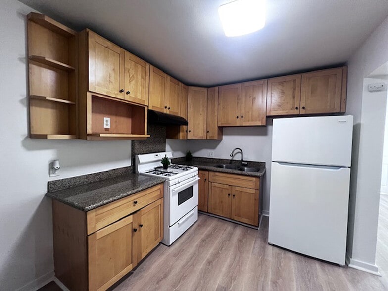 Building Photo - 699 30th St