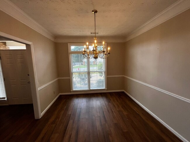 Building Photo - Blending Relaxation & Sophistication to Cr...