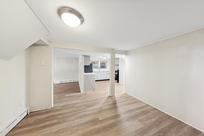 Building Photo - 3636 N Claremont Ave