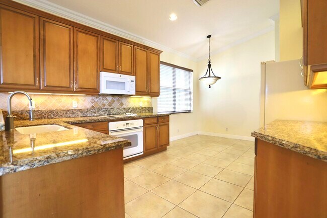 Building Photo - 7458 Via Luria