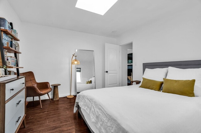 Building Photo - 5182 Ellenwood Dr