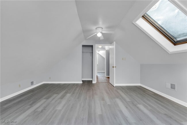 Building Photo - 369 E 232nd St