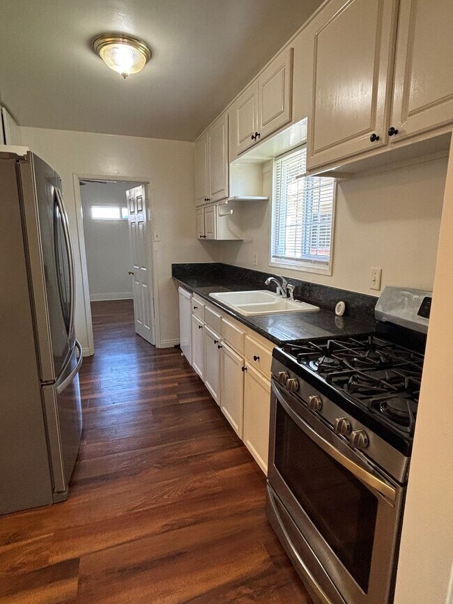 Building Photo - Bright & Spacious 2-Bedroom Home with Private Patio in San Pedro