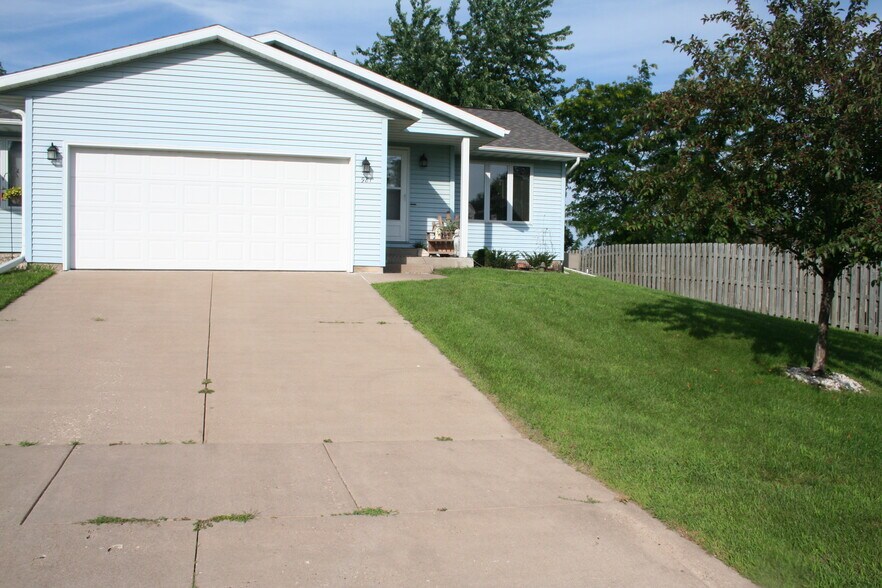 Well located near I-90 and Festival Foods/Sam's Club/Panera - 981 11th Ave S