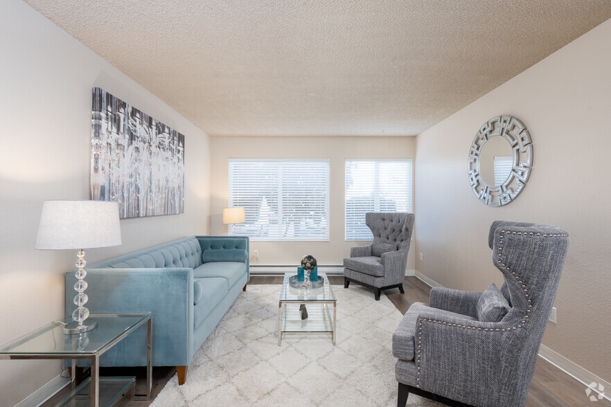 2BD, 1BA - 796-812SF - Narrows Pointe