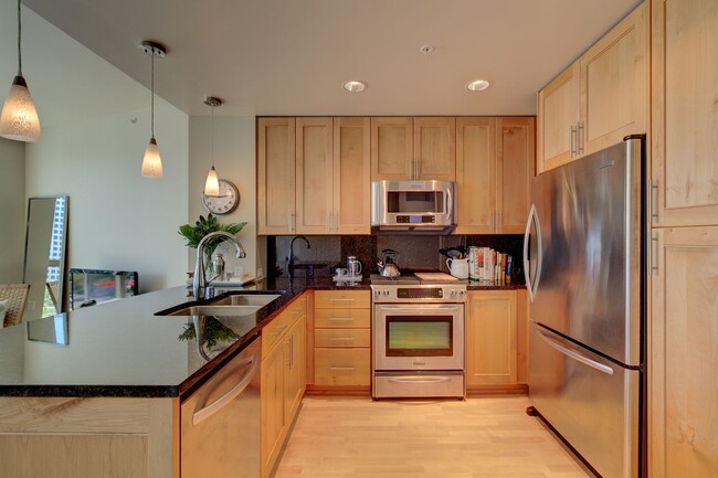 Building Photo - 1Bd/1Ba Bellevue Condo