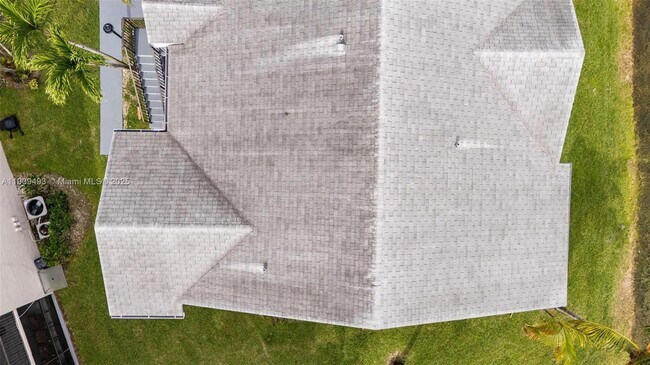 Building Photo - 1211 S Independence Dr