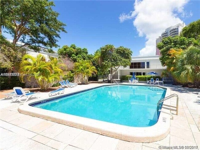 Building Photo - 210 Seaview Dr