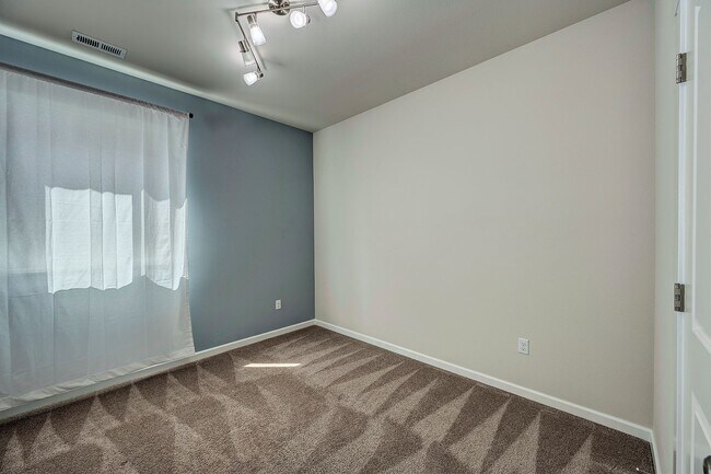 Building Photo - Marysville 4 bed/2.5 bath with large bonus...